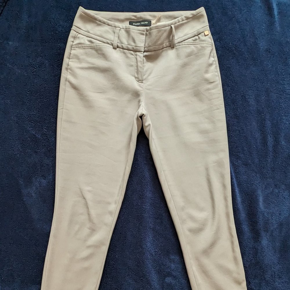 Ivanka Trump ankle length greige dress pants size 2